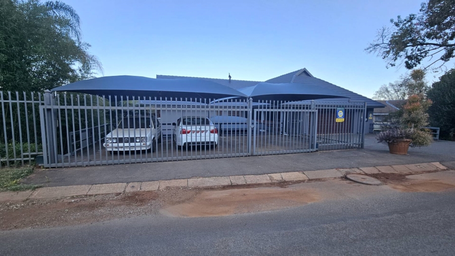 5 Bedroom Property for Sale in Schoemansville North West
